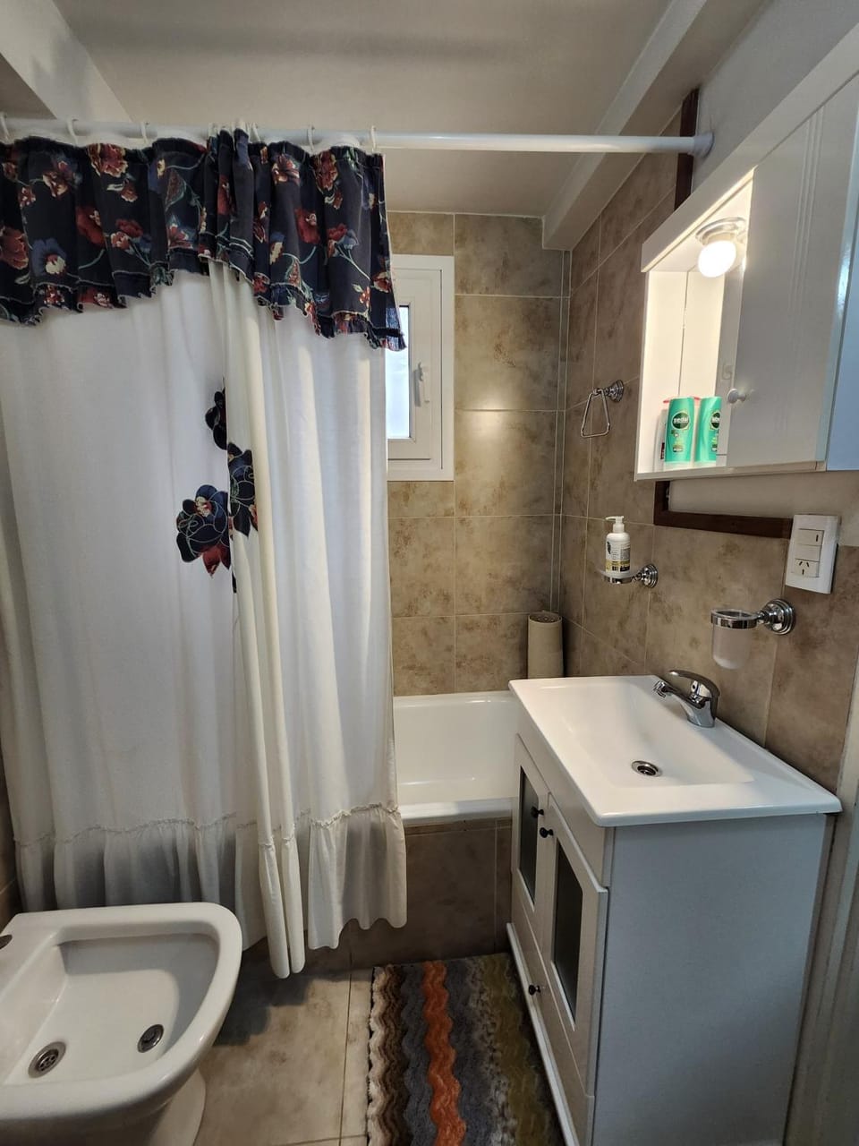 Shower, Toilet, Bathroom, Bath