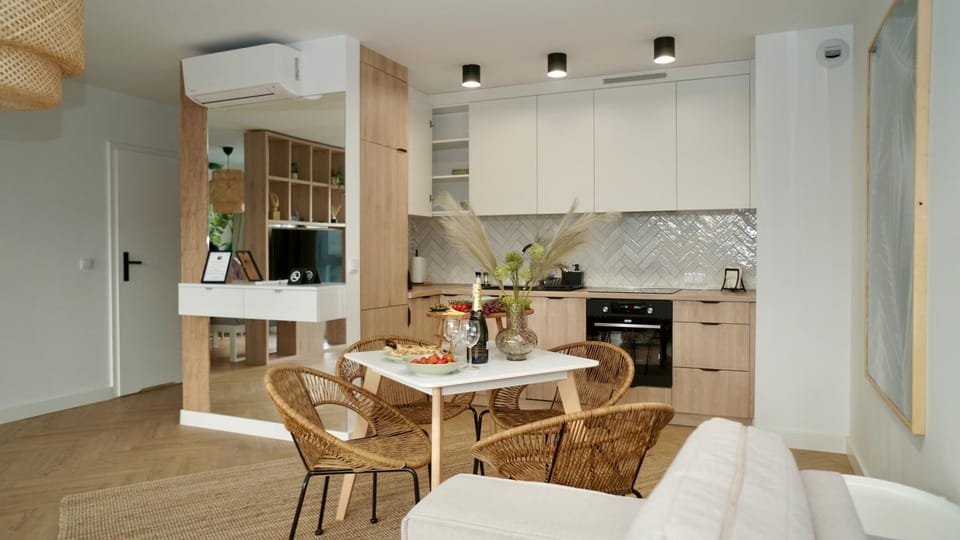 Kitchen or kitchenette, Living room, Seating area, Dining area, dishwasher, pet friendly, stove