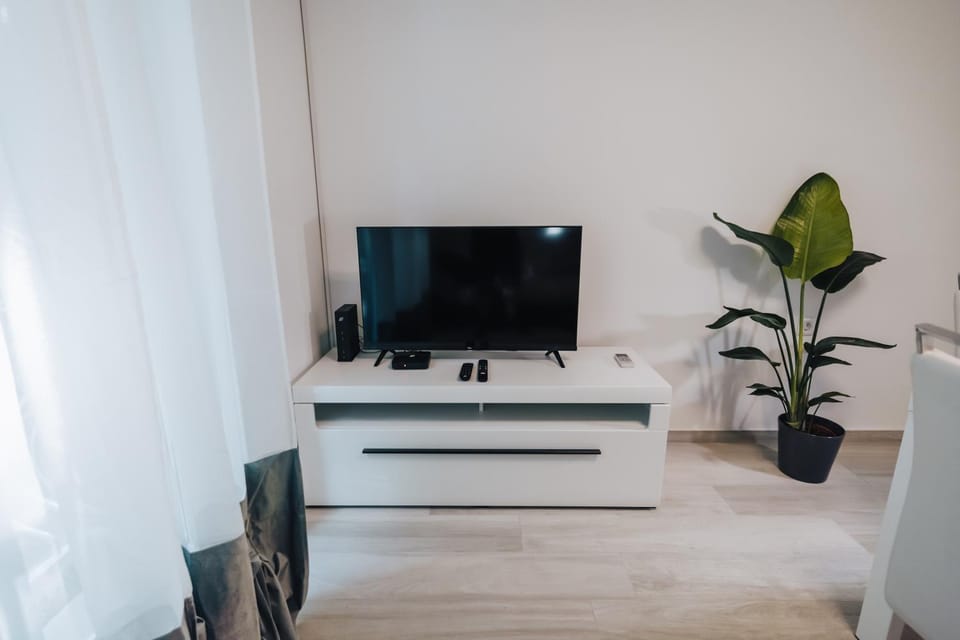 Communal lounge/ TV room, TV and multimedia, Evening entertainment