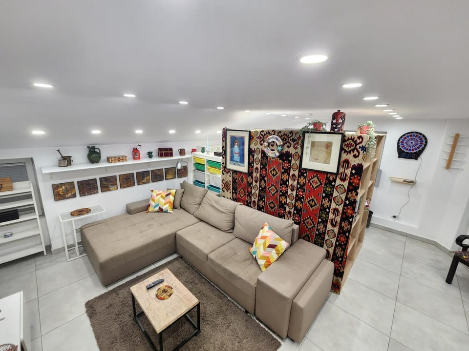 TV and multimedia, Living room, Seating area