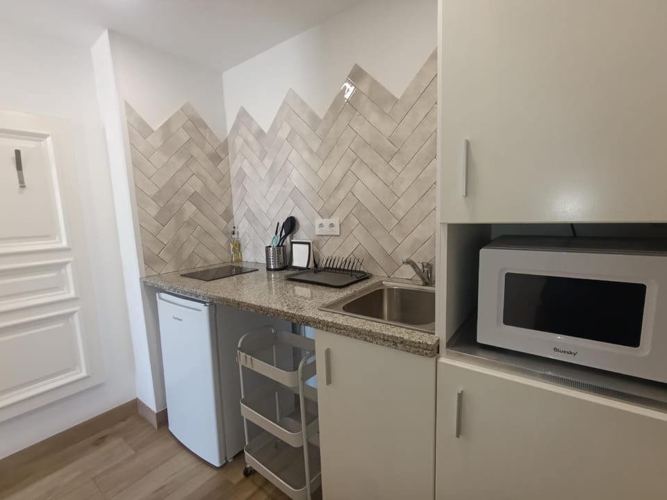 "Estudio con balcón" A 9 min en metro del centro de Sevilla Apartment in Mairena del Aljarafe