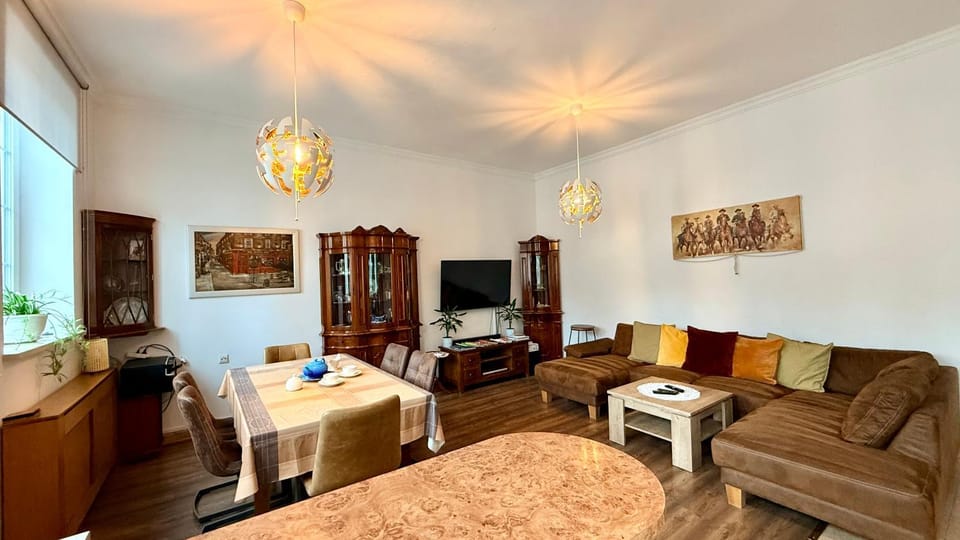 Communal lounge/ TV room, Kitchen or kitchenette, Living room, Dining area