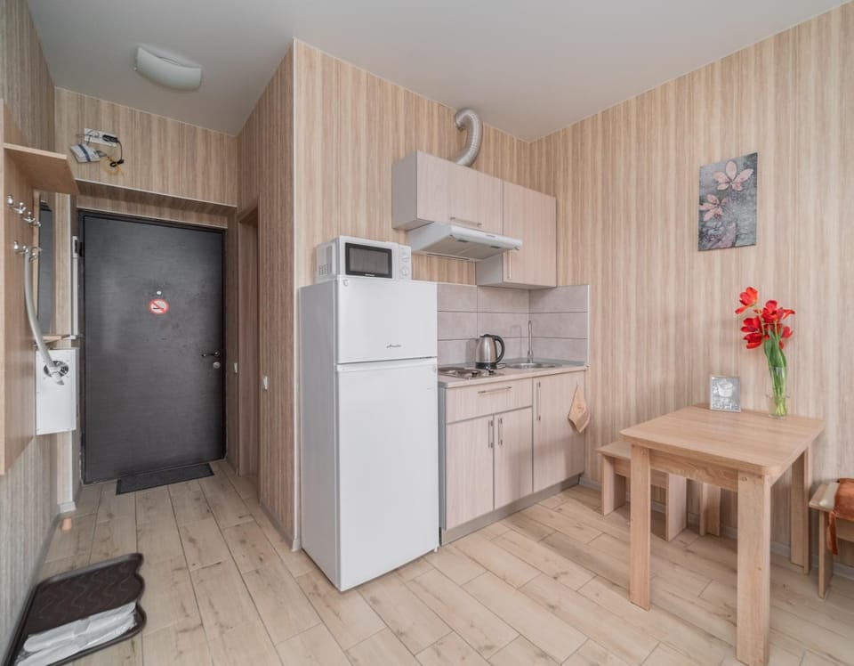 Kitchen or kitchenette, Dining area, stove, kitchen
