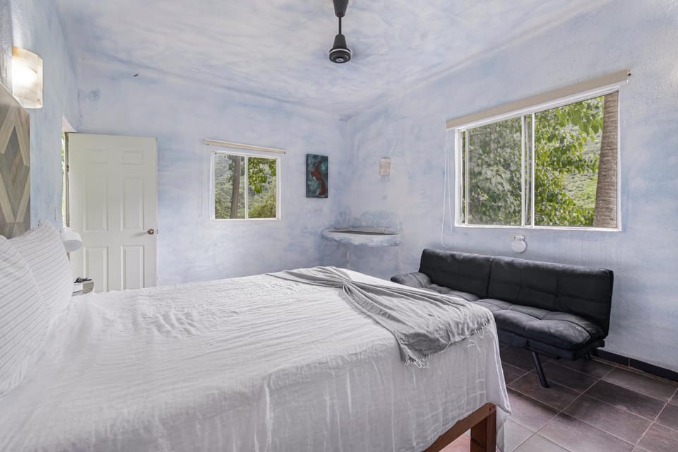 Bedroom, pet friendly, air conditioner