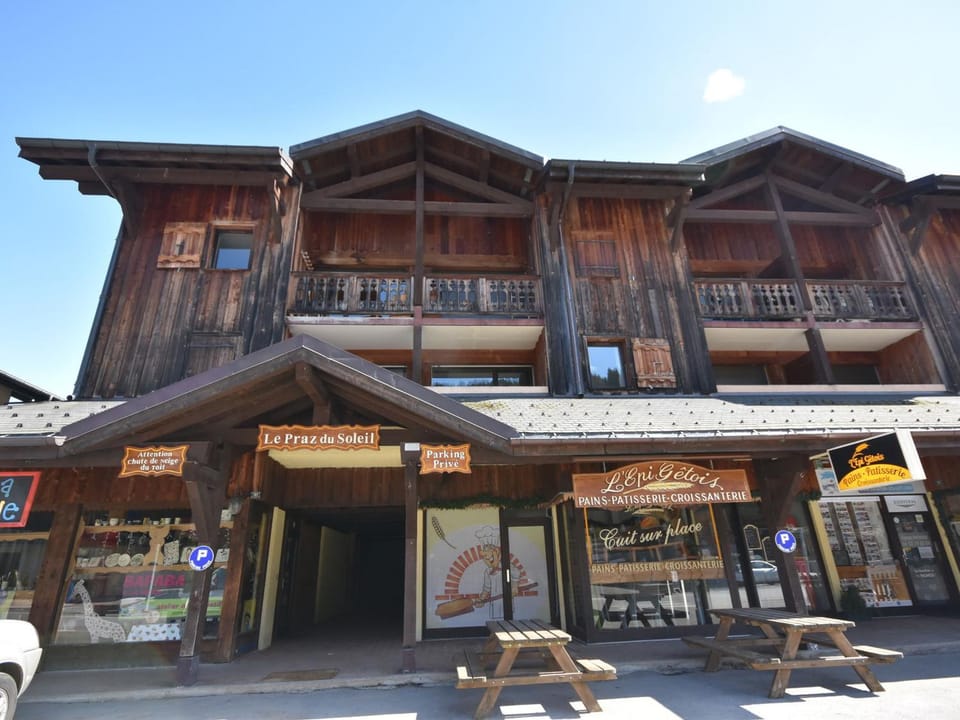 Charmant T2 avec mezzanine près des pistes et du centre des Gets - 5 pers., balcon, parking, wifi - FR-1-685-72 Apartment in Les Gets