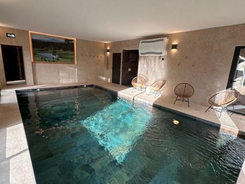 Luxe et confort au bord du golf - 8 pers, spa privé, piscine, salle de sport, nombreuses activités - FR-1-582-380 House in Provence