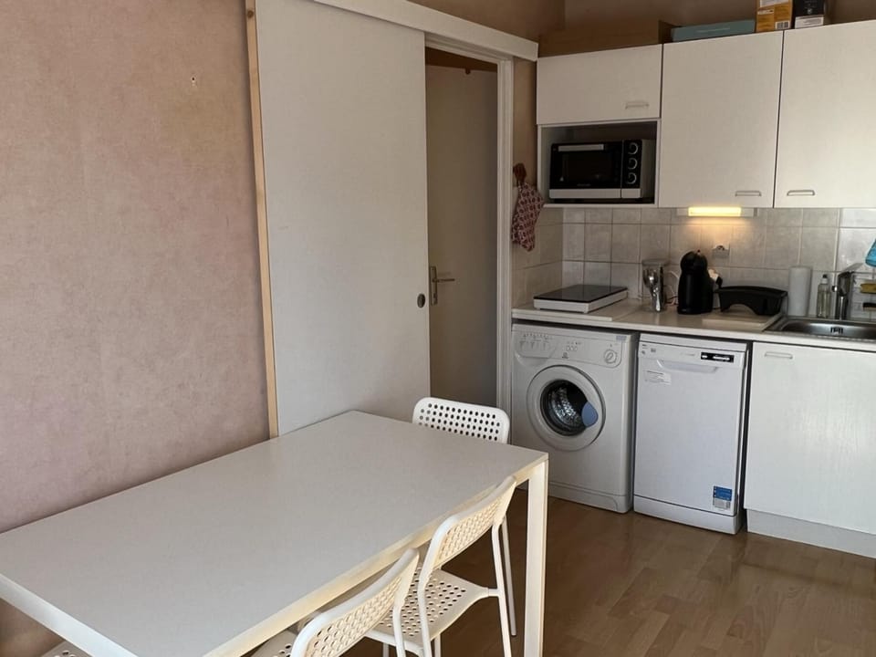 Appartement T3 cosy, proche plage et thalasso, avec balcon et équipements modernes, WiFi inclus - FR-1-487-356 Apartment in Cabourg