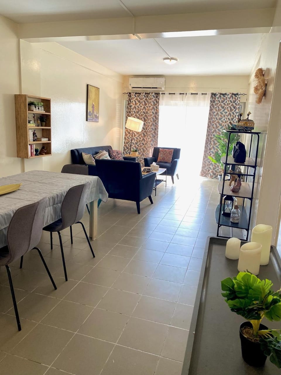 Living room, Seating area, Dining area