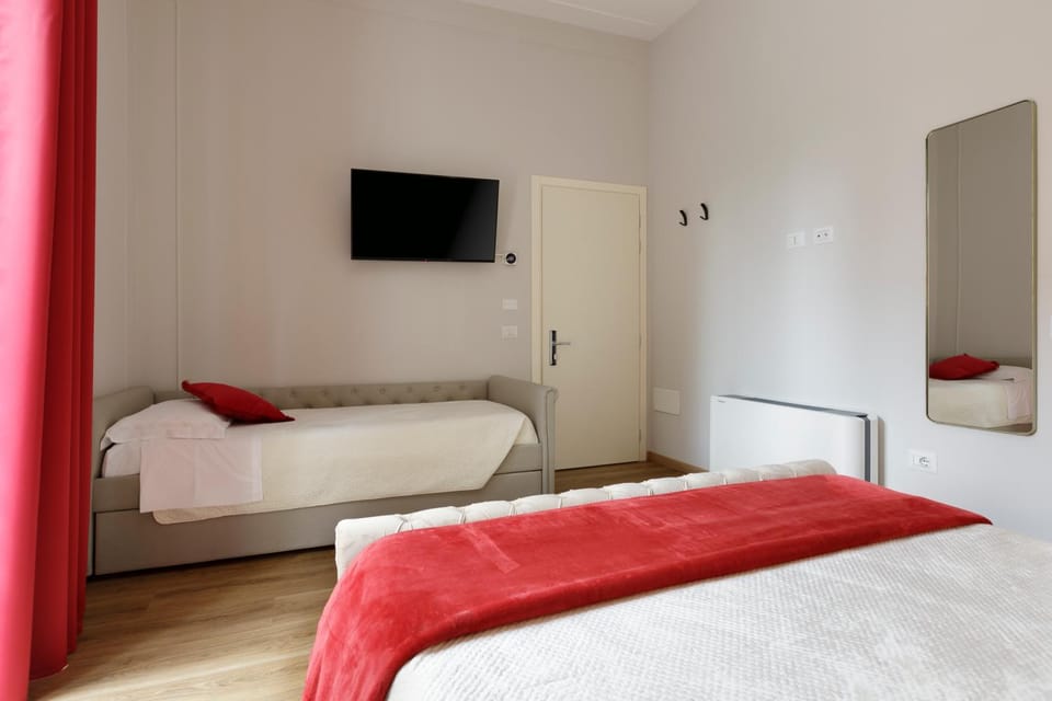 Bed, TV and multimedia, Bedroom, internet, air conditioner