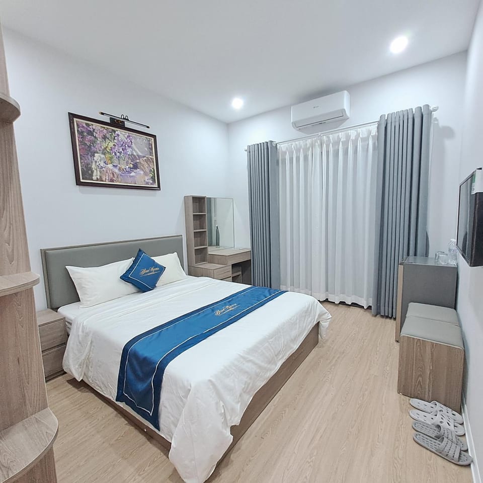 Bed, Photo of the whole room, Decorative detail, Bedroom