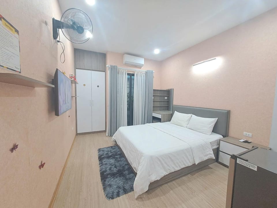 Bed, Photo of the whole room, Bedroom, wardrobe, air conditioner