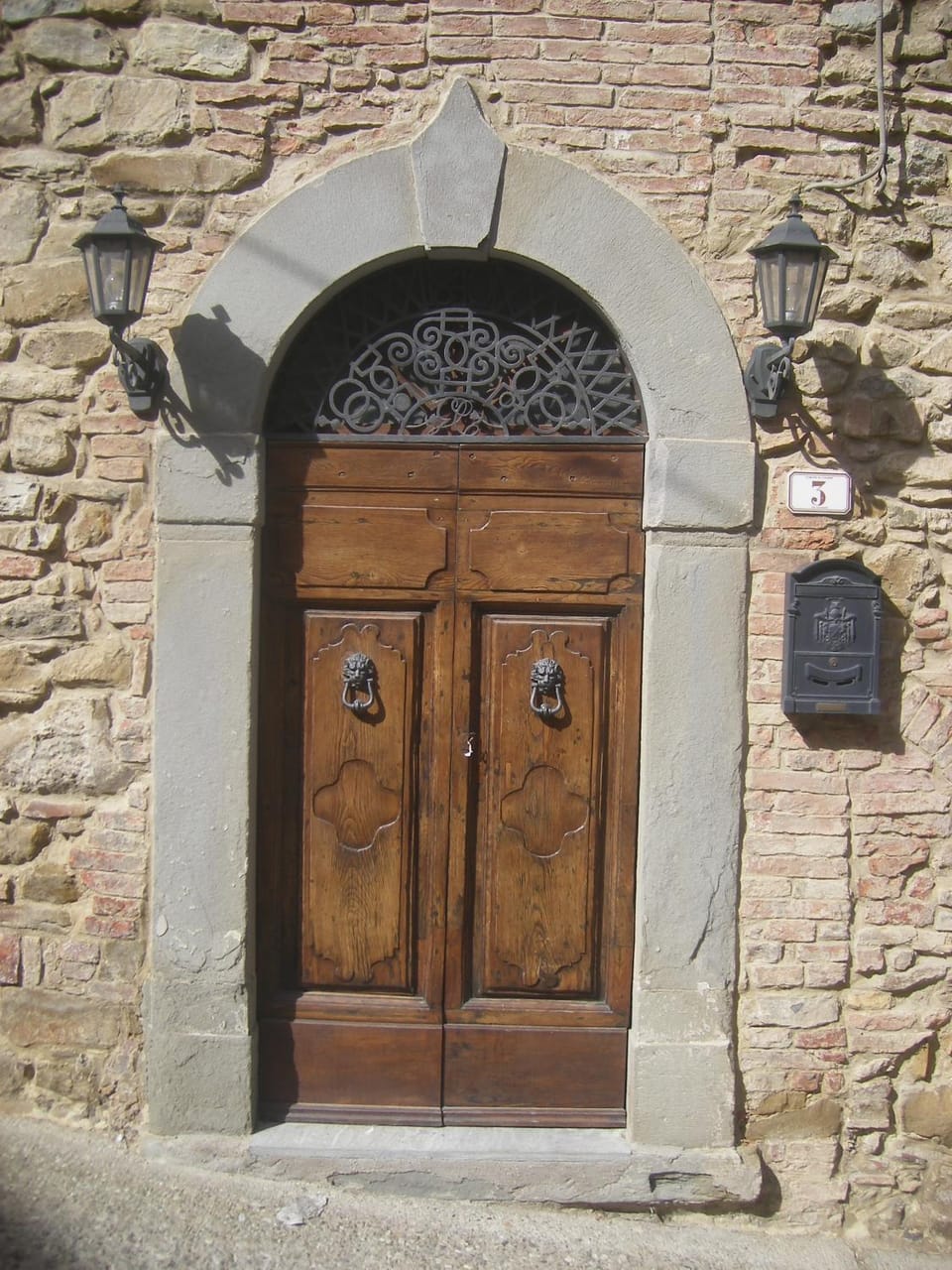 Facade/entrance