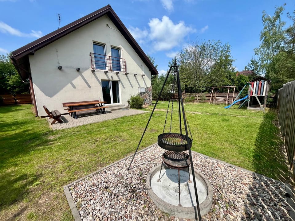 Property building, Day, BBQ facilities, Children play ground, Garden, Balcony/Terrace