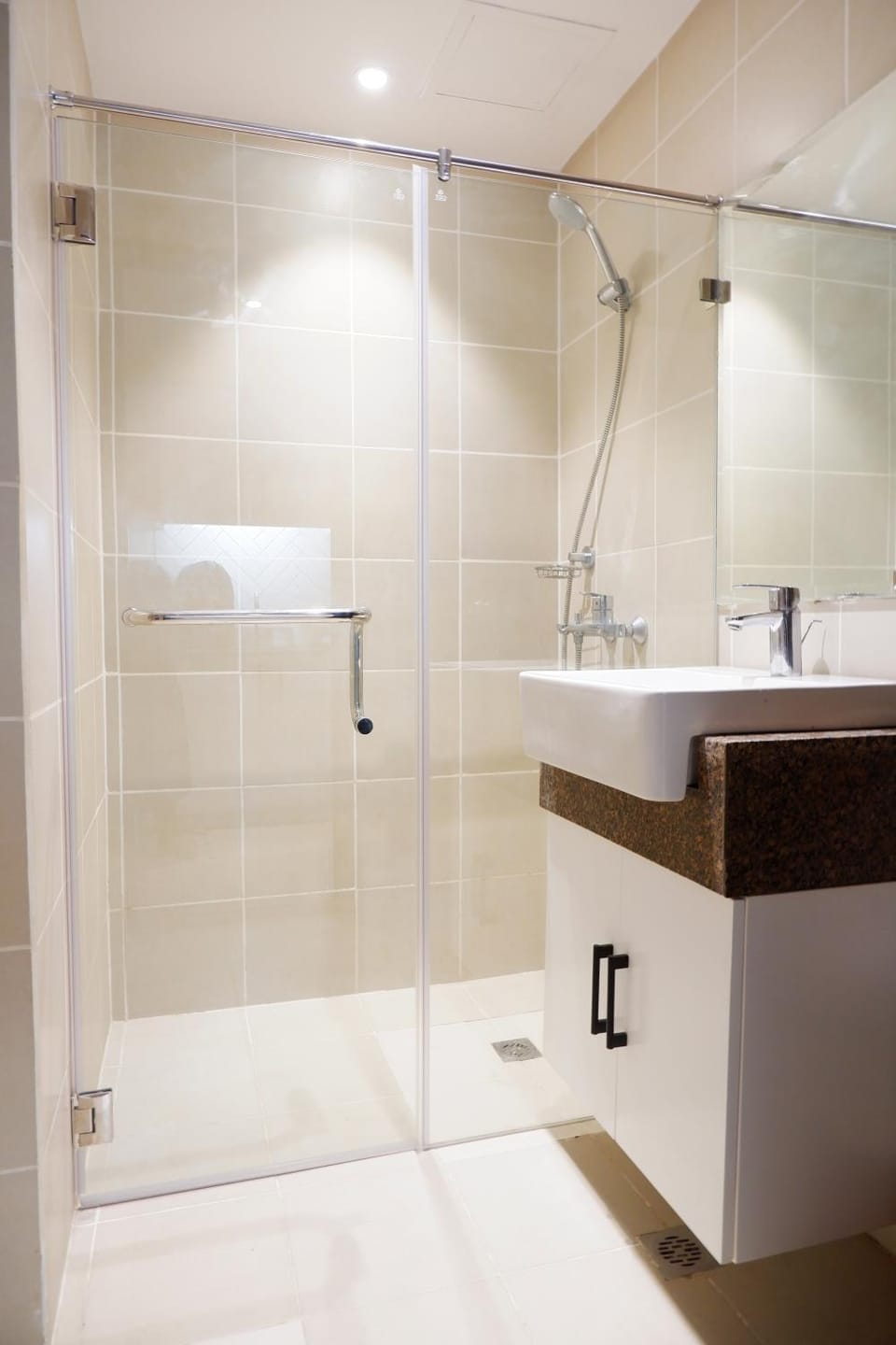 Shower, Bathroom, towels
