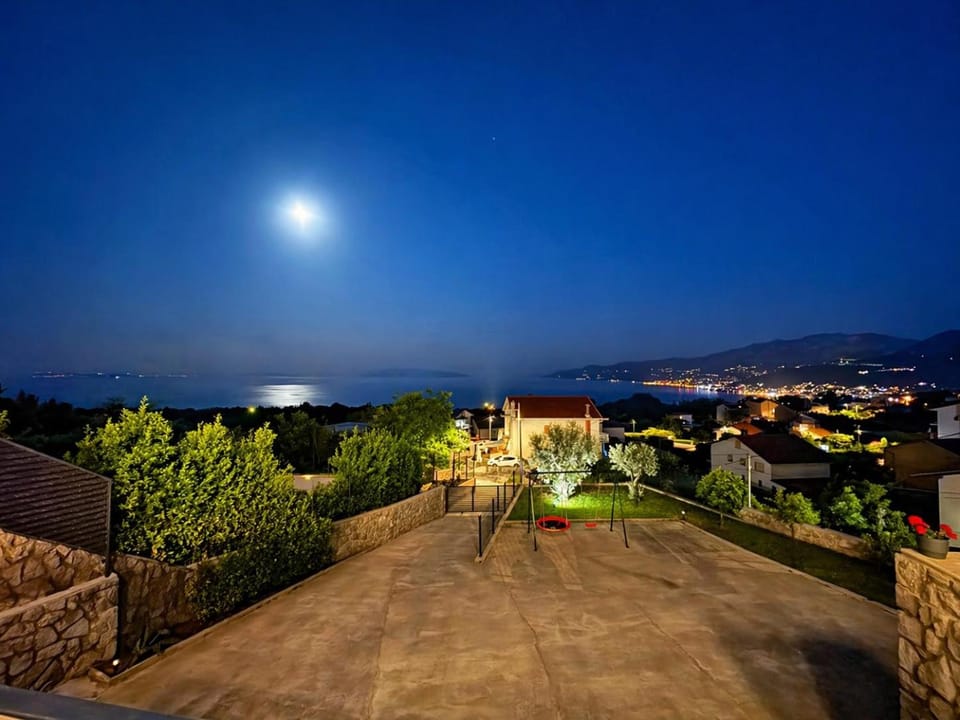 Night, Sea view