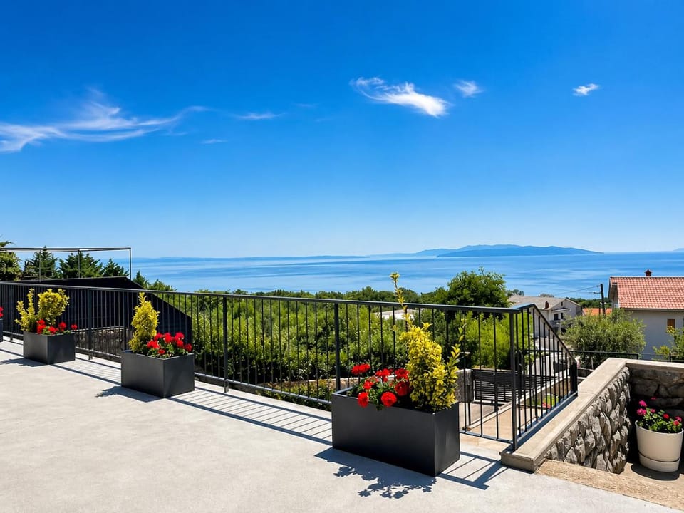 Property building, Nearby landmark, Spring, Natural landscape, View (from property/room), Balcony/Terrace, Sea view