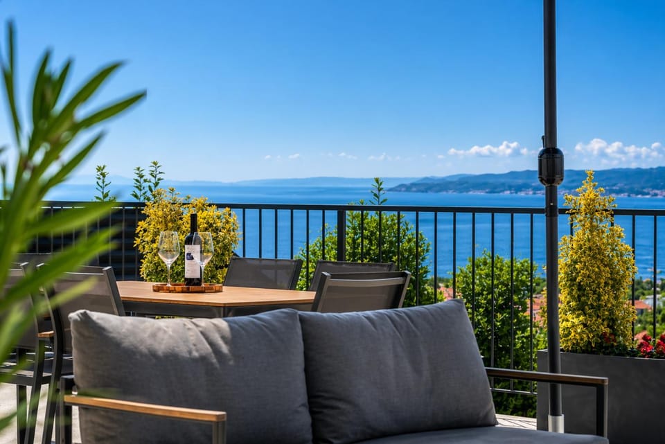 Day, Natural landscape, View (from property/room), Balcony/Terrace, Seating area, Sea view