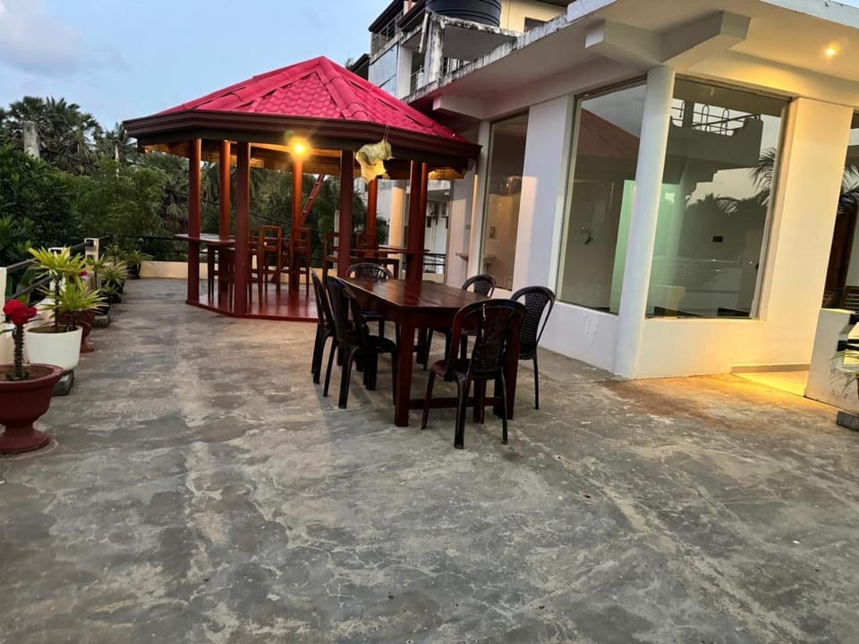 Athena Guest House Bed and Breakfast in Sri Lanka
