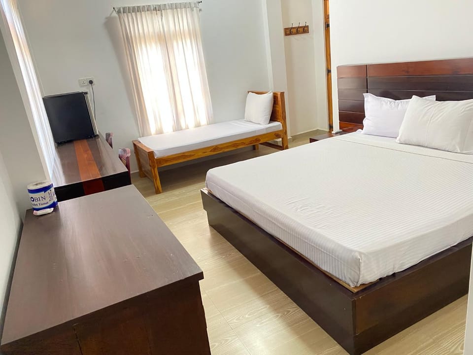 Athena Guest House Bed and Breakfast in Sri Lanka