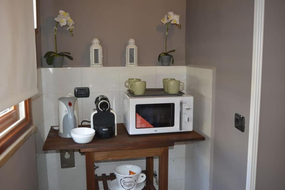 Coffee/tea facilities, minibar