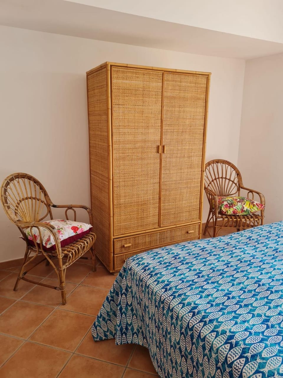 Bed, Photo of the whole room, Bedroom, wardrobe