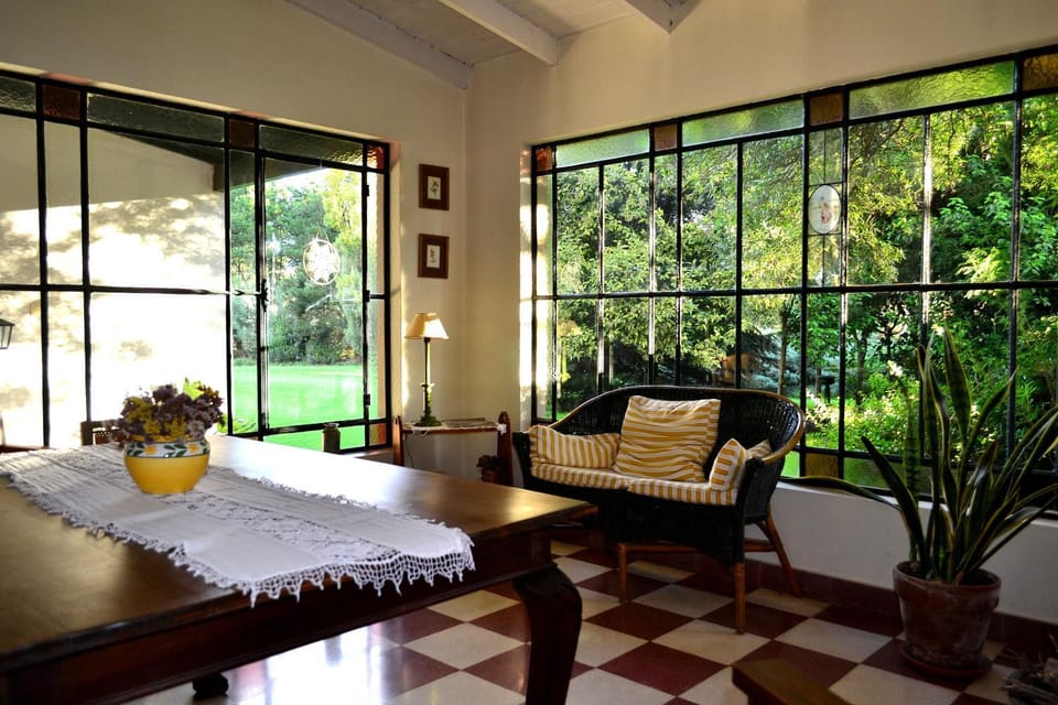 Day, Seating area