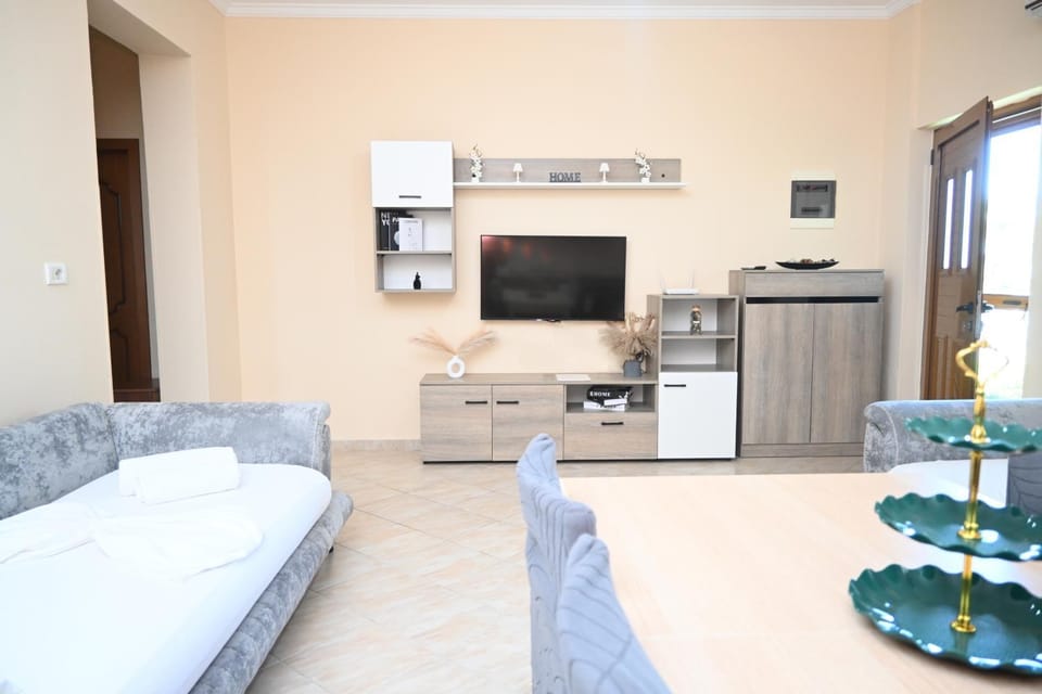 Mandi's Apartment Bed and Breakfast in Ksamil