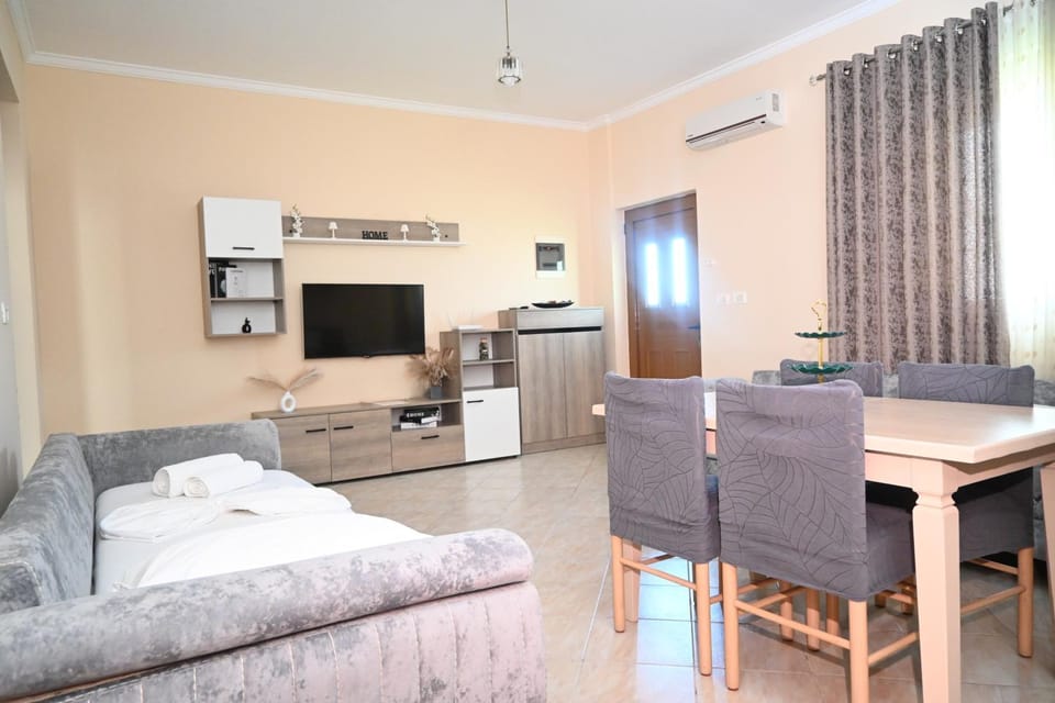 Mandi's Apartment Bed and Breakfast in Ksamil