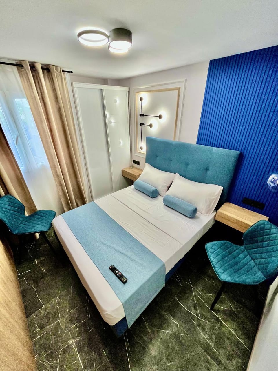 Bed, Bedroom