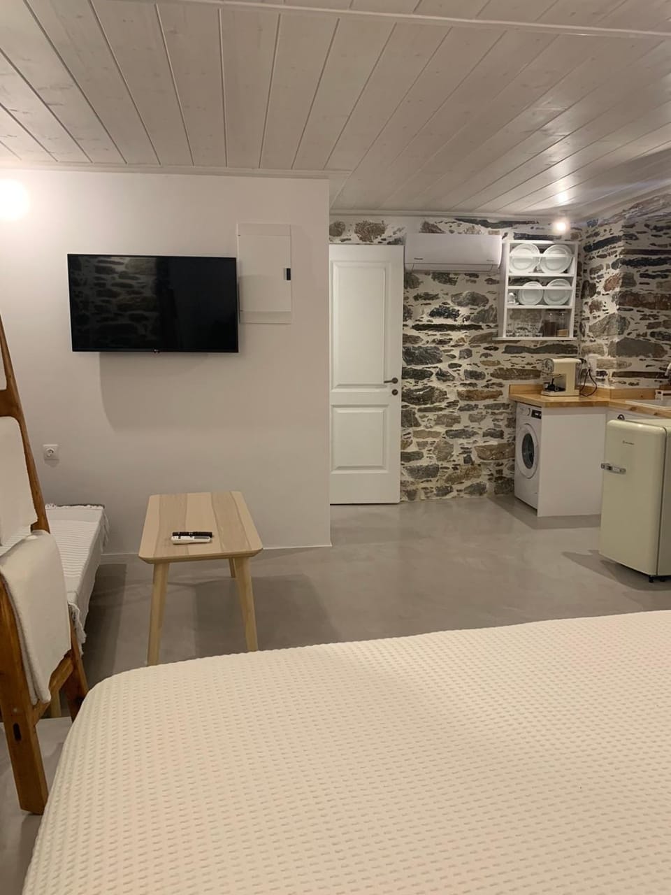 TV and multimedia, Photo of the whole room