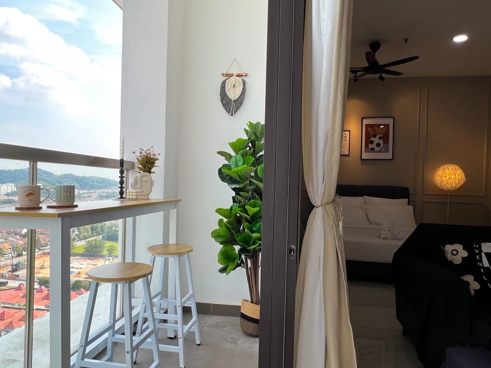 Natural landscape, View (from property/room), Balcony/Terrace, Bedroom