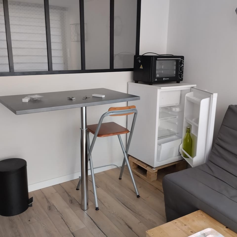 Studio attenant a la maison principale Apartment in Pays de la Loire