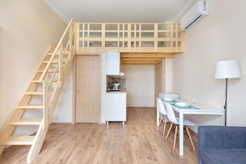Mezzanine Apartments - Air Conditioned Studios Apartment in Budapest