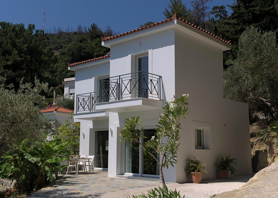 Les Maisonettes House in Samos, Greece