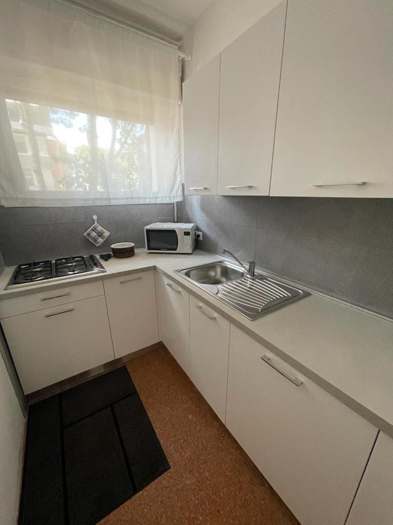 Kitchen or kitchenette, stove