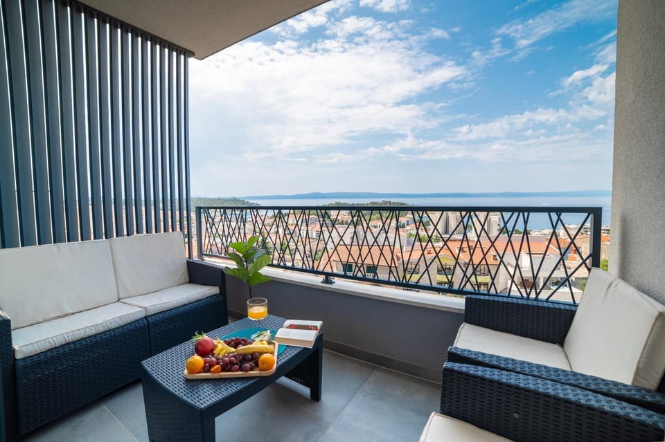 Day, View (from property/room), Balcony/Terrace, Balcony/Terrace, Seating area