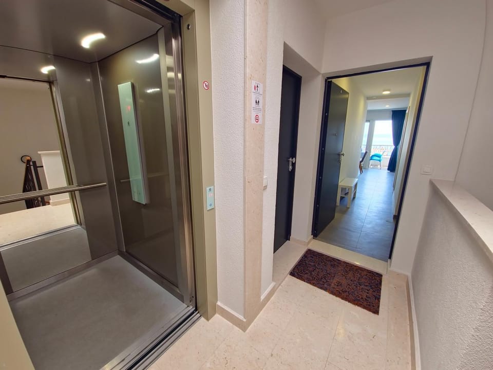Blue Lagoon Sea View Apartment Apartment in Makarska