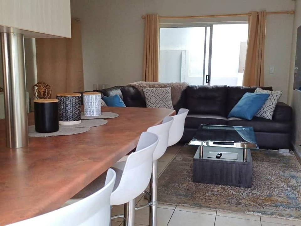 NJ WINDHOEK VILLA MANZi Apartment in Windhoek