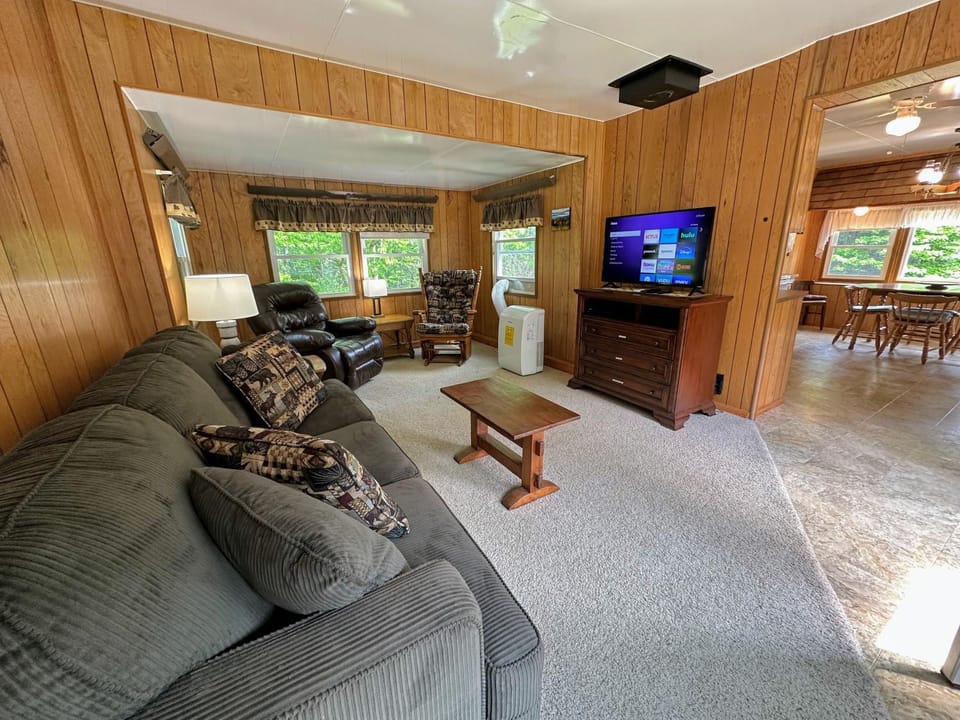 26CM - private camp in Bretton Woods, wifi, AC, private yard with great views! House in Carroll
