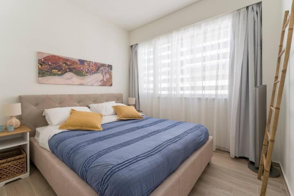Minimal luxury 5BDR apt w/terrace AcropolisView Apartment in Athens