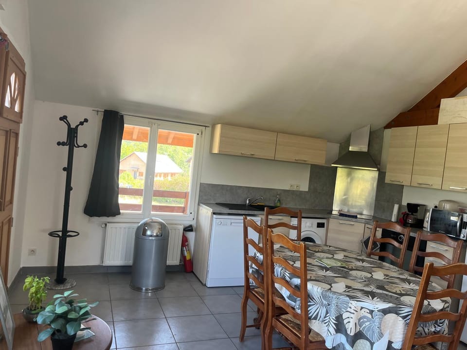 Facade/entrance, kitchen