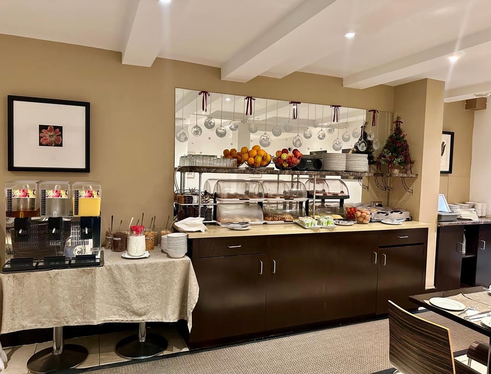 Breakfast, Buffet breakfast