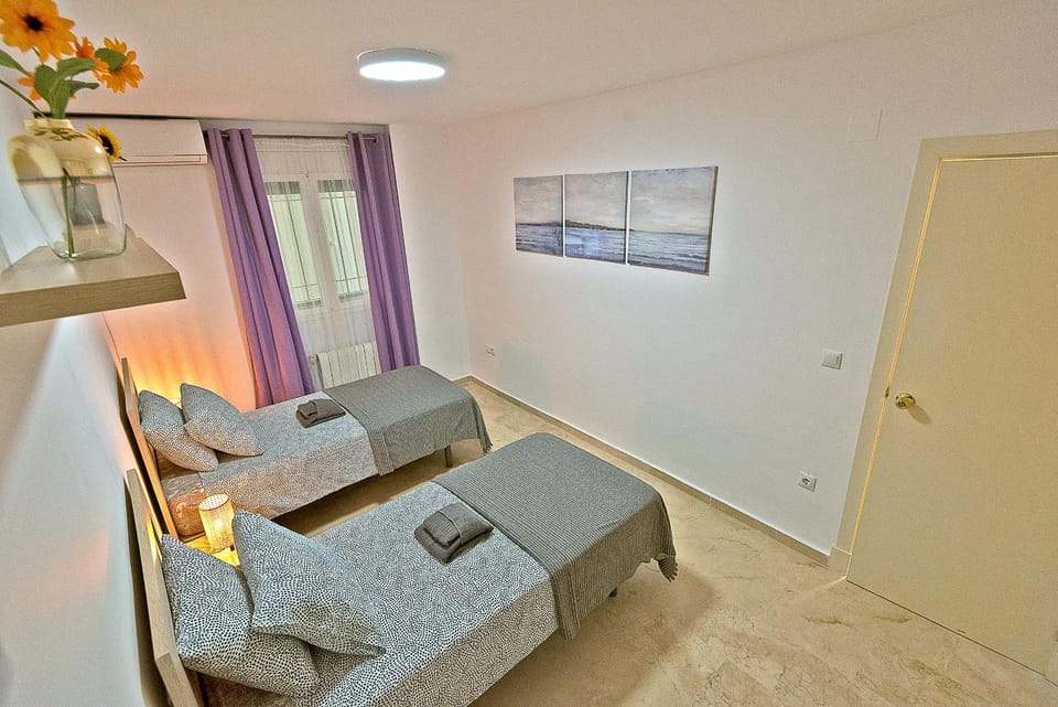 Bed, Bedroom, internet, wardrobe, air conditioner