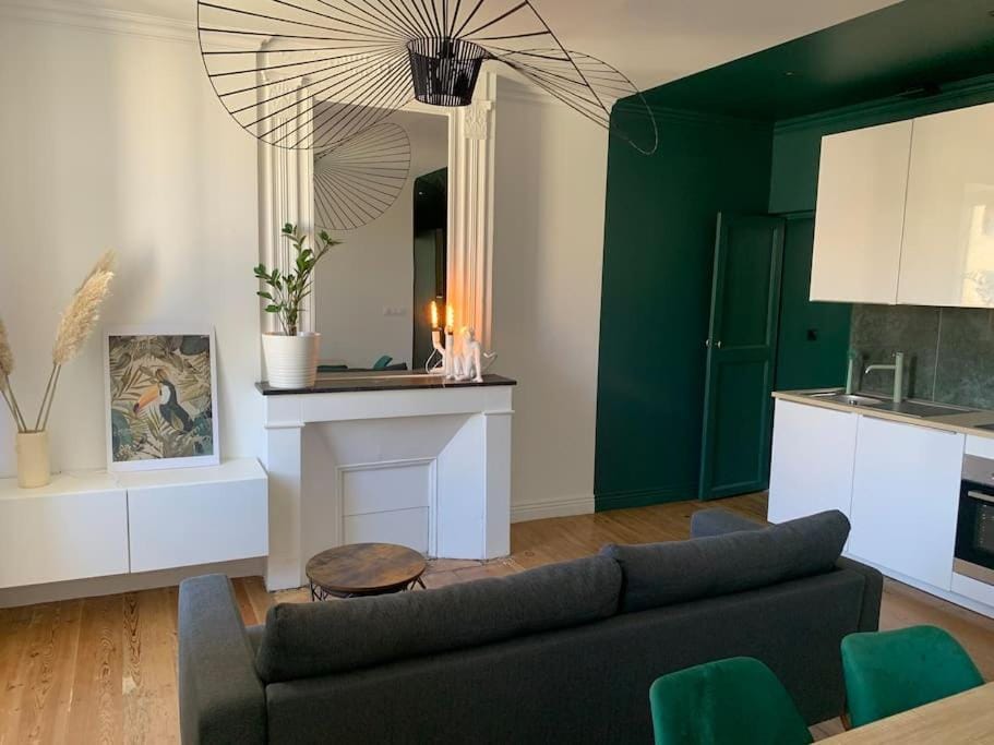 Kitchen or kitchenette, Living room