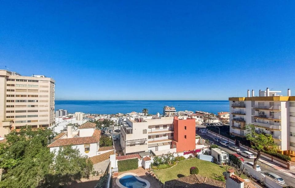 Neighbourhood, Sea view, Street view, Location