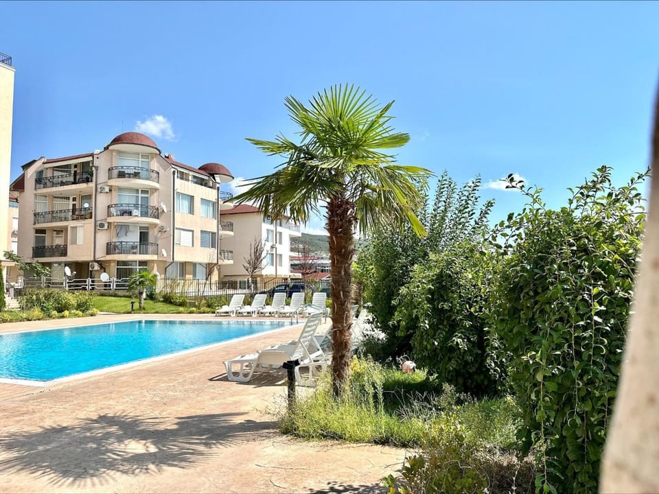 Garden, Swimming pool