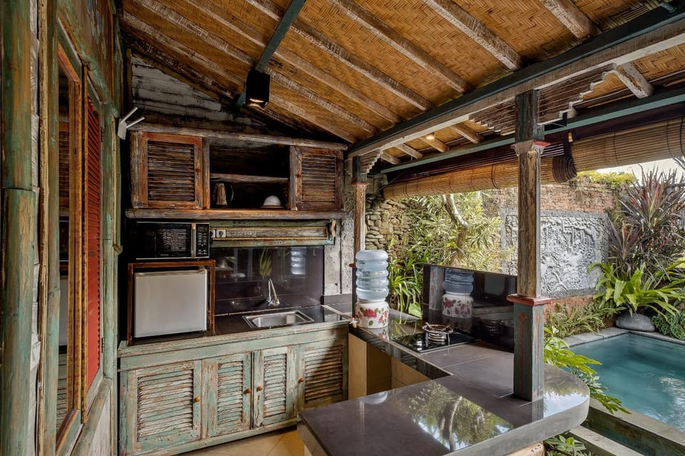Patio, Garden, Coffee/tea facilities, Kitchen or kitchenette, Pool view, Swimming pool, minibar, oven