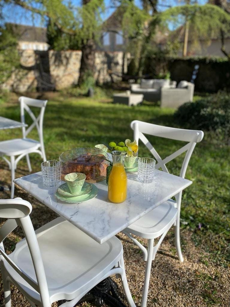 Patio, Garden, Food and drinks, Garden view, Breakfast, Continental breakfast