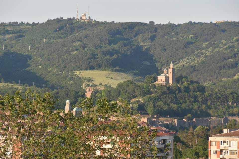 Nearby landmark, Day, Natural landscape, View (from property/room), Balcony/Terrace, City view, Landmark view, Mountain view