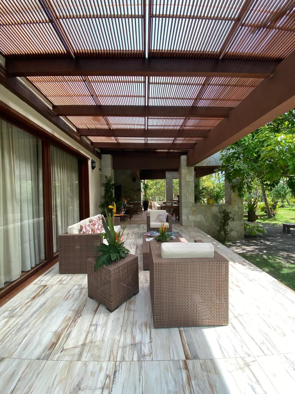 Restaurant/places to eat, Lounge or bar